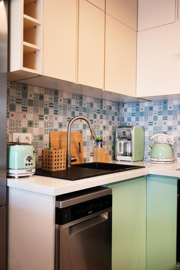 Luxury 1-Bedroom Apartment By The Sea In Athens Ngoại thất bức ảnh